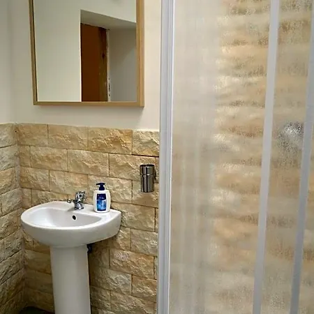 Valley לינה וארוחת בוקר 4*